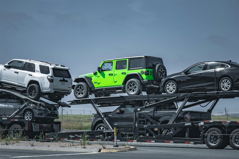 truck-hauling-cars