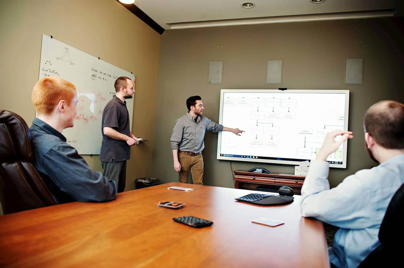 matt-gives-demonstration